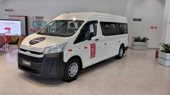 TOYOTA HIACE 2.8 D-4D TURBO DIESEL MINIBUS 15+1 DX AUTOMÁTICO TOYOTA HIACE 2.8 D-4D TURBO DIESEL MINIBUS 15+1 DX AUTOMÁTICO